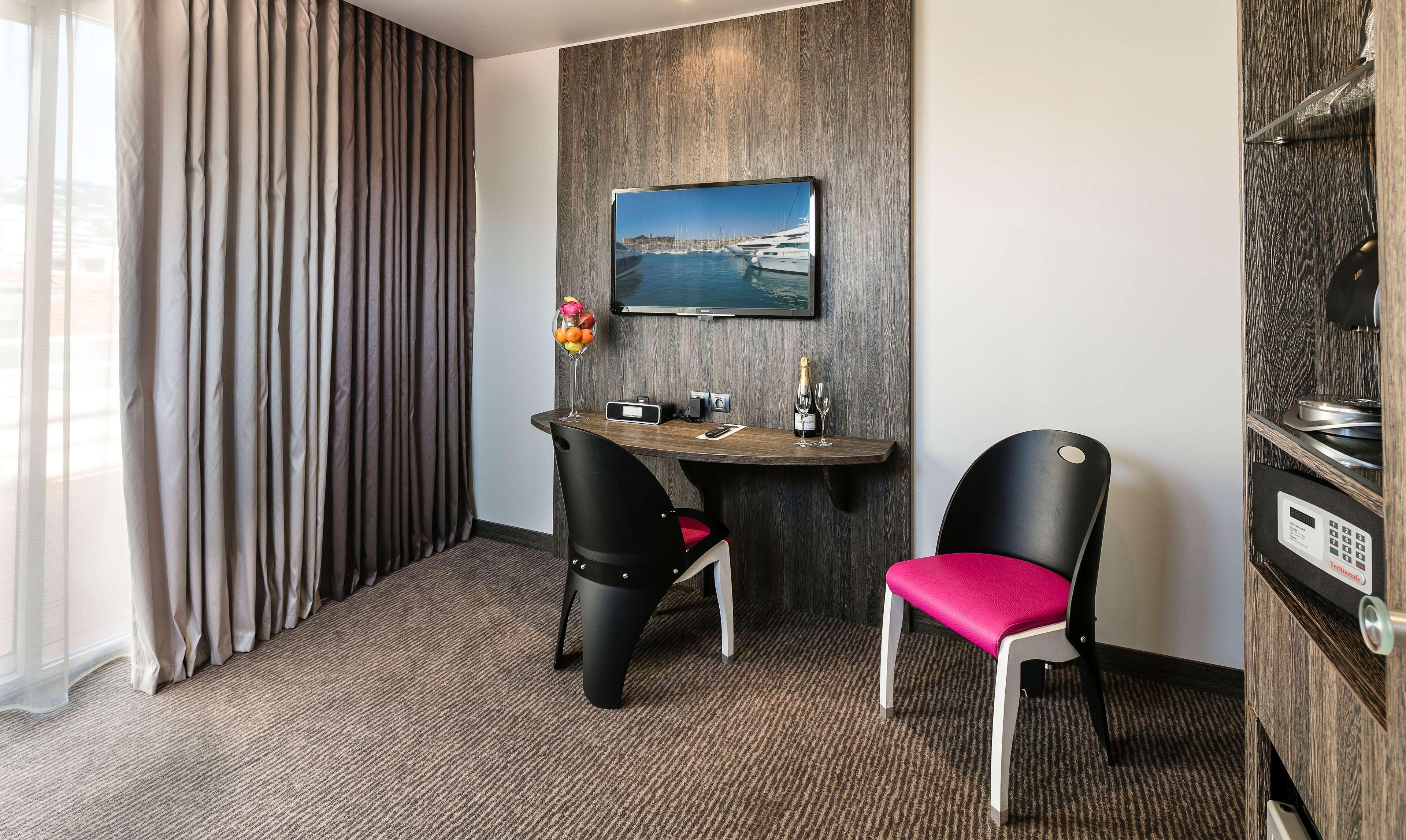 Best Western Premier Le Patio Des Artistes Wellness Jacuzzi Кан Екстериор снимка