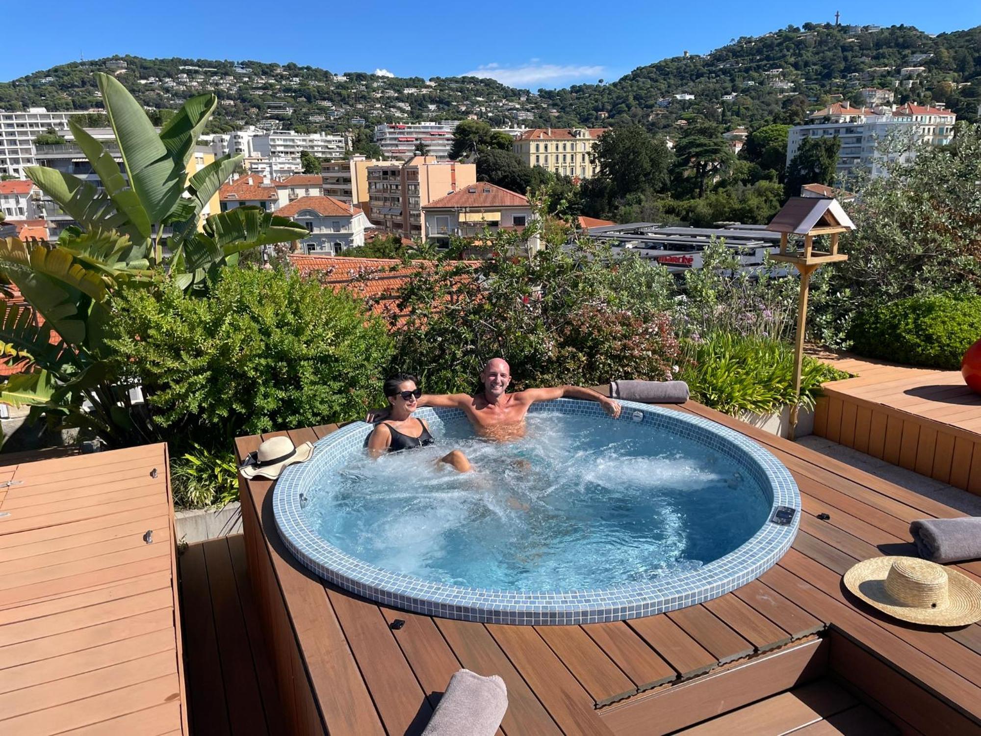 Best Western Premier Le Patio Des Artistes Wellness Jacuzzi Кан Екстериор снимка